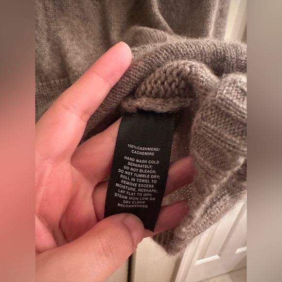 100% Cashmere Knit Lafayette 148 New York Sweater – Size S – Taupe/Mushroom - Picture 10 of 14